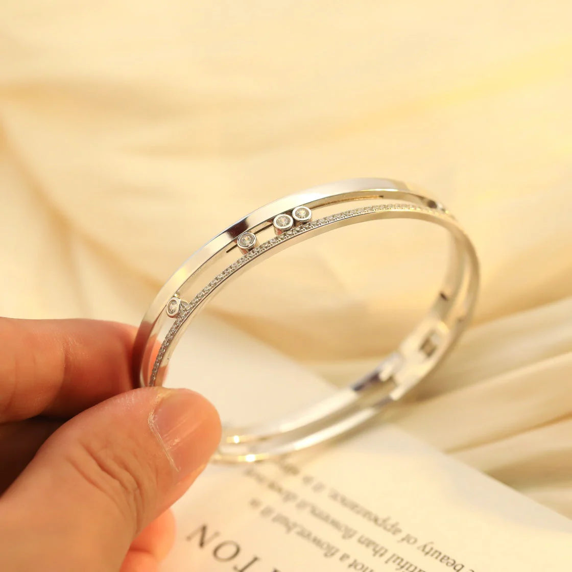 [⭐Clover Jewelry]Move Romane Diamond Bangle Bracelet