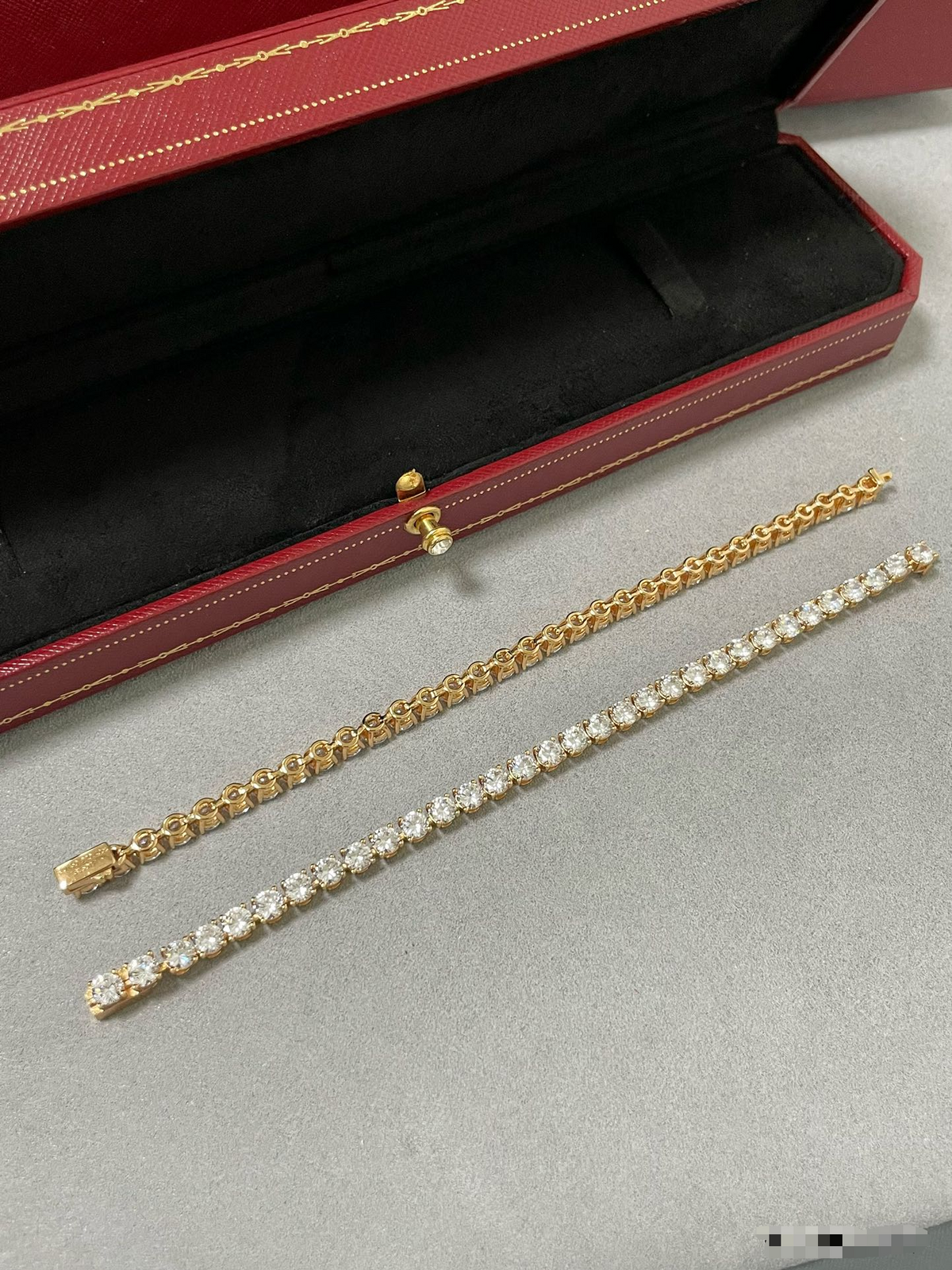 [⭐Clover Jewelry jewelrys]TENNIS BRACELET WITH FULL DIAMOND SETTING