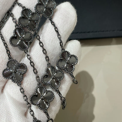 [⭐Clover Jewelry]CLOVER 5 MOTIF BLACK BRACELET