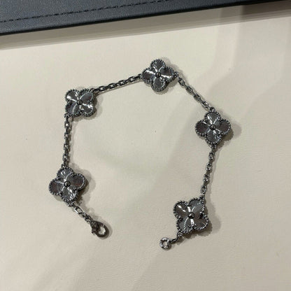 [⭐Clover Jewelry]CLOVER 5 MOTIF BLACK BRACELET