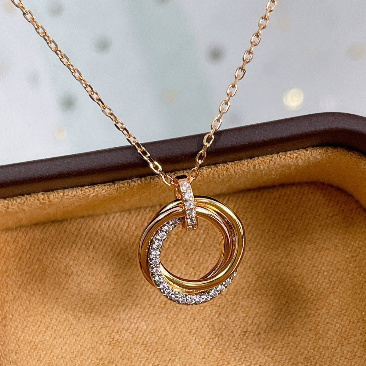 [⭐Clover Jewelry]TRINITY NECKLACE SILVER GOLD PINK GOLD DIAMONDS