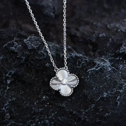 [⭐Clover Jewelry]CLOVER  15MM DIAMOND LASER NECKLACE SILVER