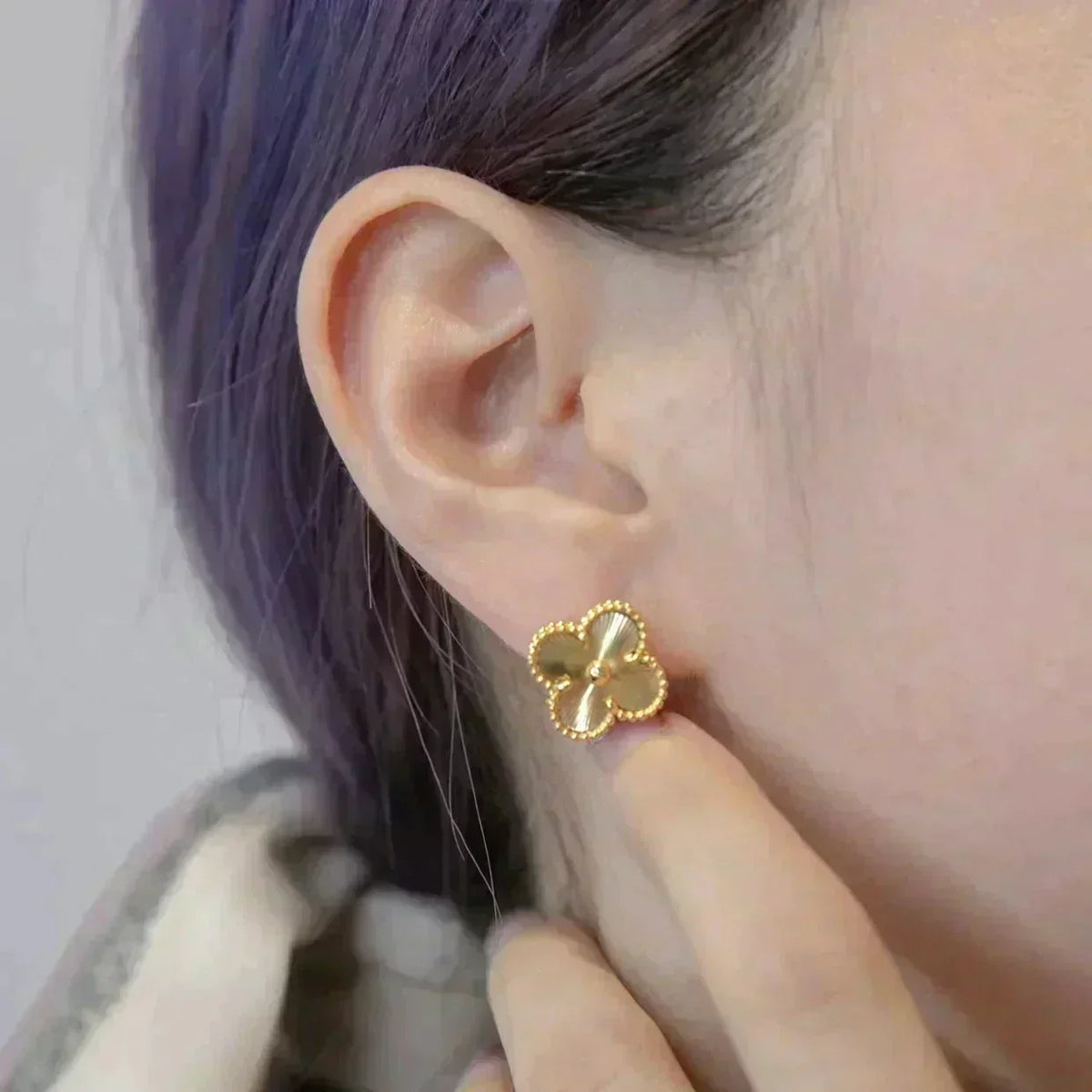 [⭐Clover Jewelry]CLOVER MEDIUM 1 MOTIFS LASER EARRINGS