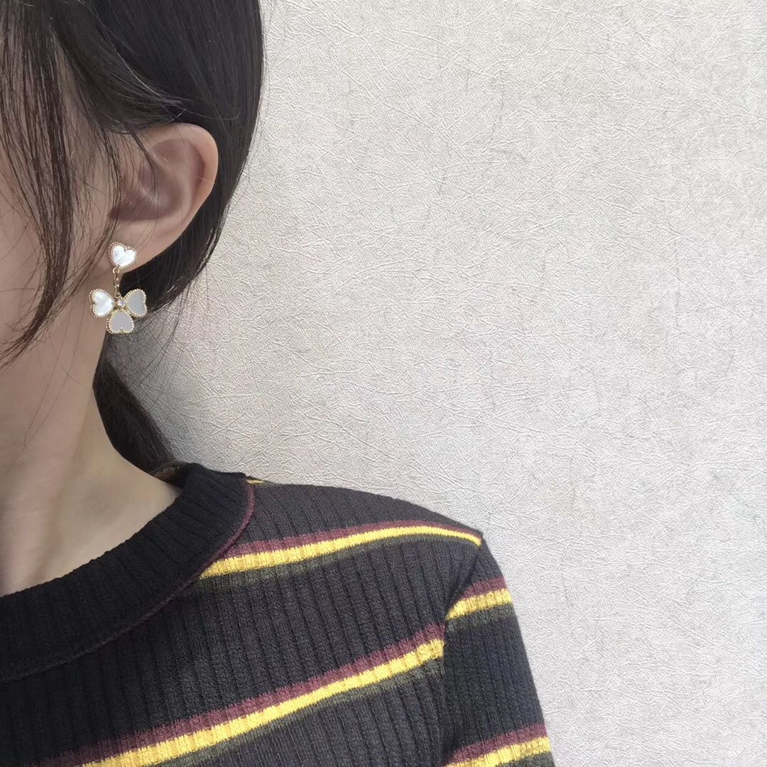 [⭐Clover Jewelry]CLOVER SWEET WHITE MOP EARRINGS