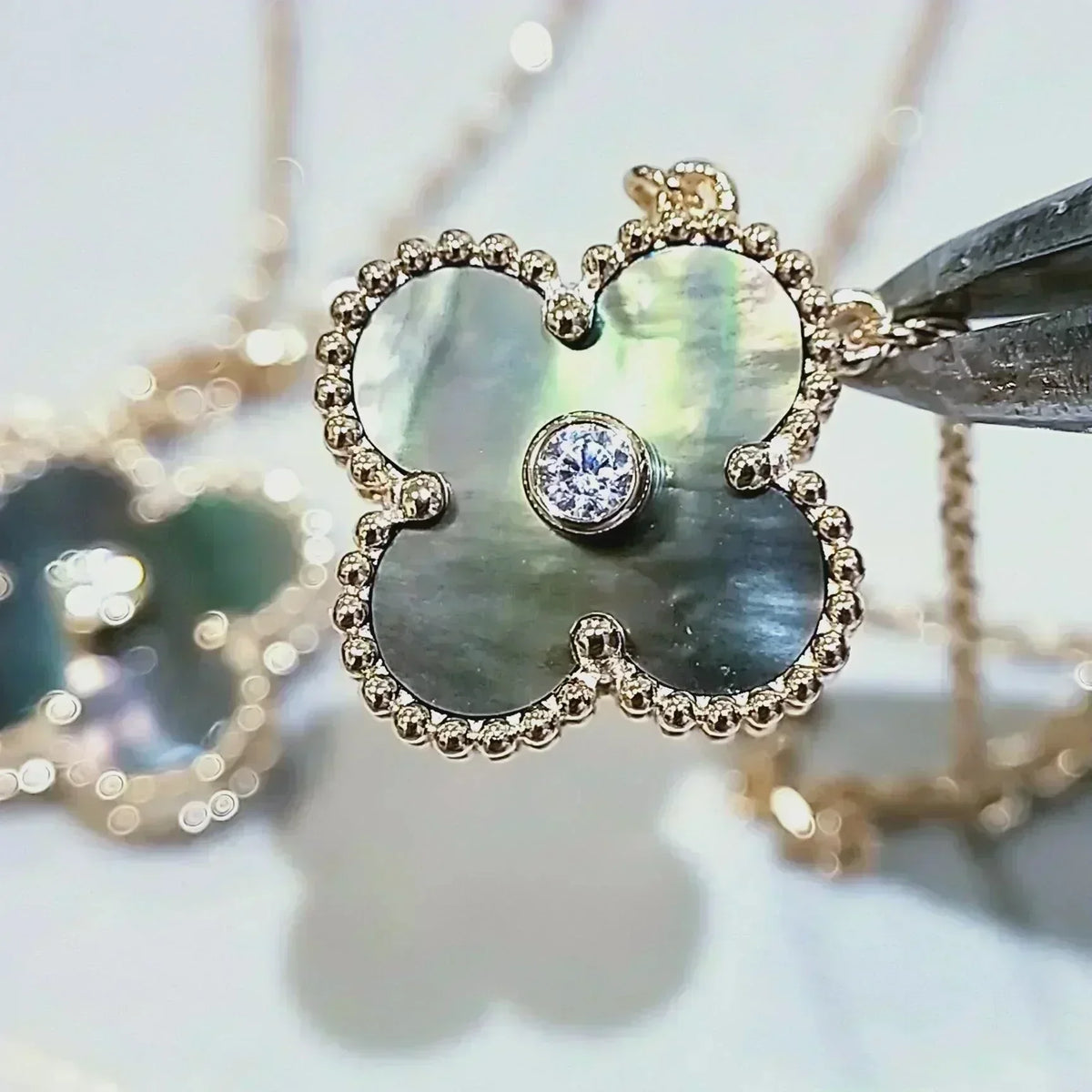 [⭐Clover Jewelry]CLOVER 15MM DIAMOND AND MOTHER-OF-GREY NECKLACE