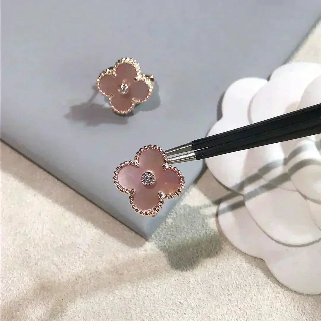 [⭐Clover Jewelry]CLOVER MEDIUM 1 MOTIFS  PINK MOP DIAMOND EARRINGS