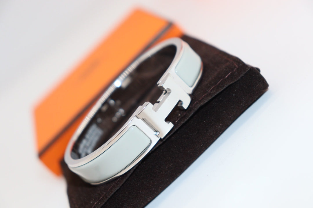 [⭐Clover Jewelry]H LIGHT BLUE BRACELET