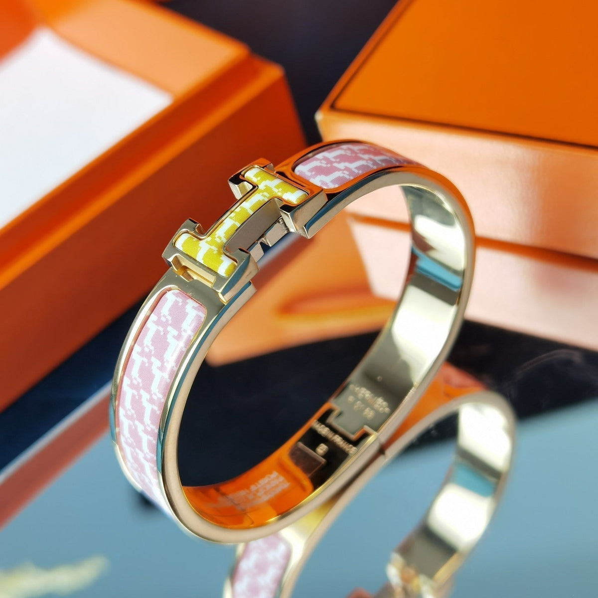 [⭐Clover Jewelry]H HORSE BRACELET 12MM