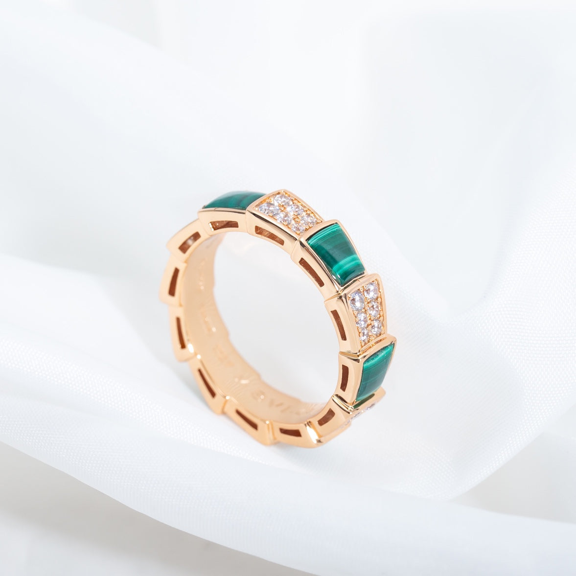 [⭐Clover Jewelry]SERPENTI RING PINK GOLD MALACHITE DIAMOND PAVED 4MM