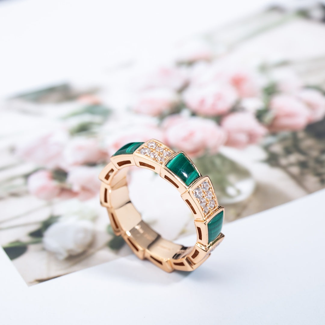 [⭐Clover Jewelry]SERPENTI RING PINK GOLD MALACHITE DIAMOND PAVED 4MM