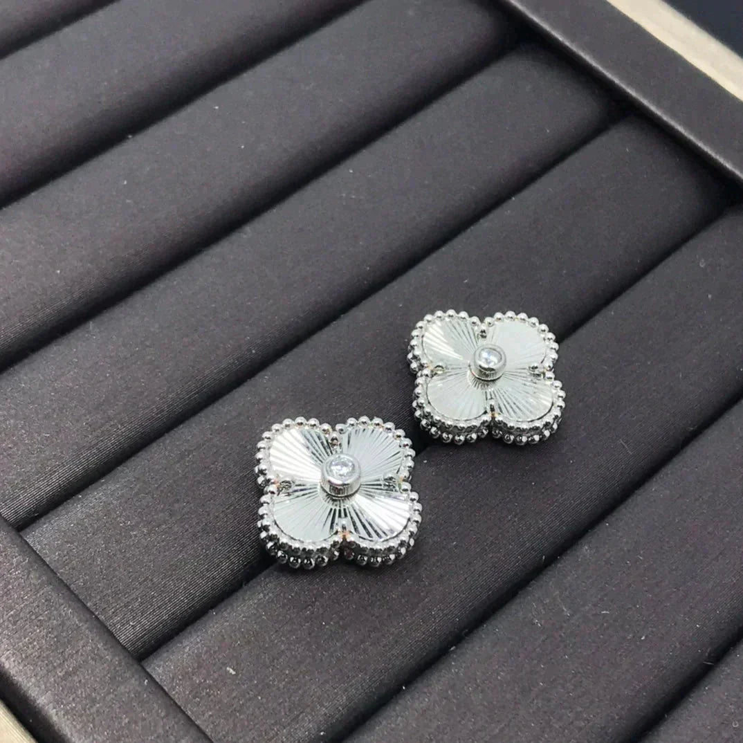 [⭐Clover Jewelry]CLOVER MINI 9.5MM LASER EARRINGS