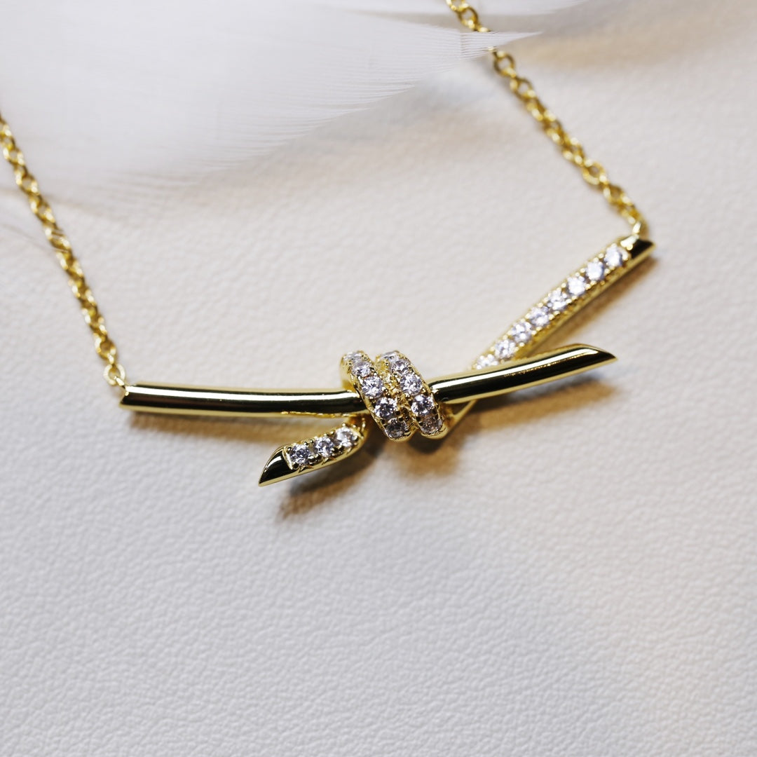 [Clover Jewelry]KNOT NECKLACE GOLD DIAMONDS