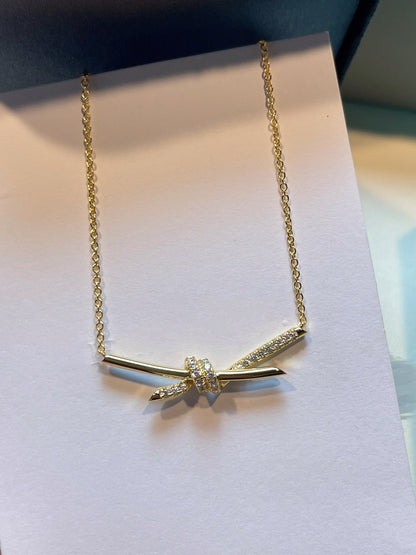 [Clover Jewelry]KNOT NECKLACE GOLD DIAMONDS