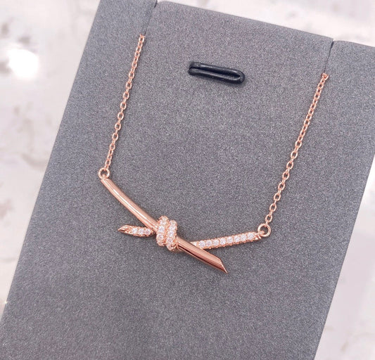 [Clover Jewelry]KNOT NECKLACE DIAMONDS