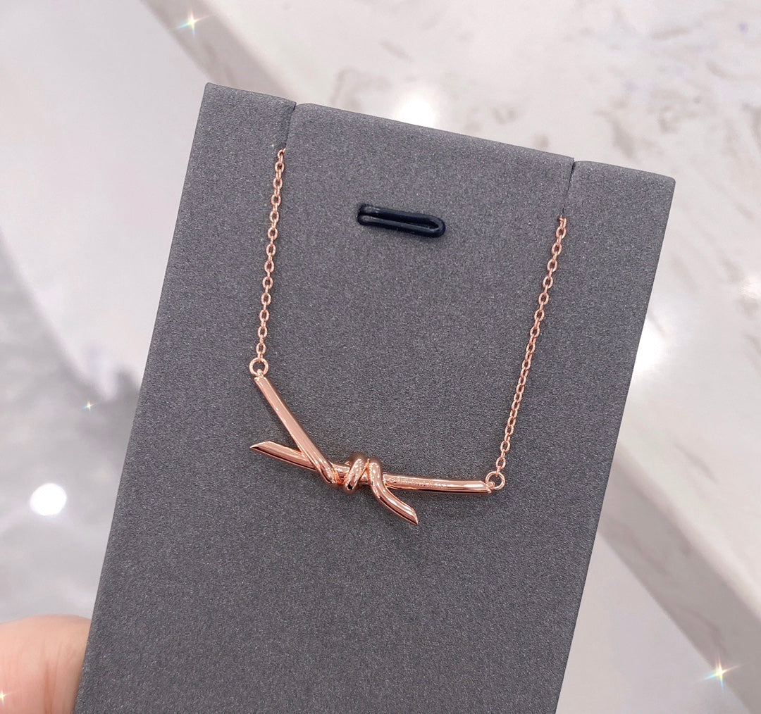 [Clover Jewelry]KNOT NECKLACE DIAMONDS