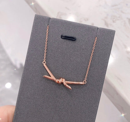 [Clover Jewelry]KNOT NECKLACE DIAMONDS