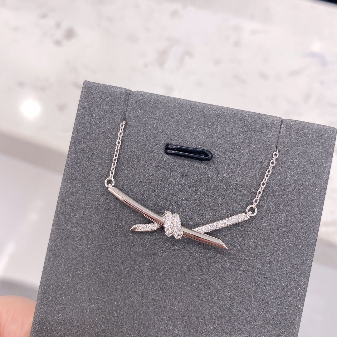 [Clover Jewelry]KNOT NECKLACE DIAMONDS