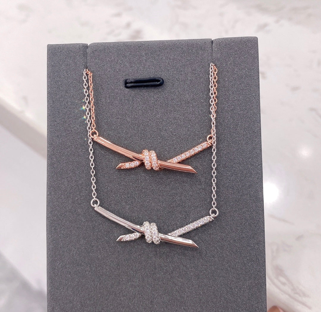 [Clover Jewelry]KNOT NECKLACE DIAMONDS