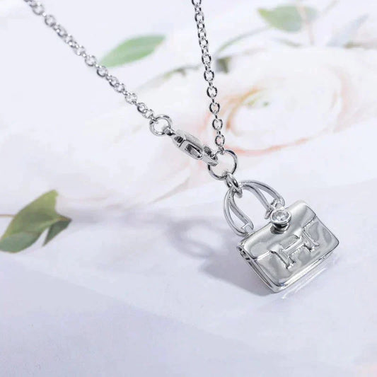 [⭐Clover Jewelry]AMULETTE PEDANT SILVER NECKLACE