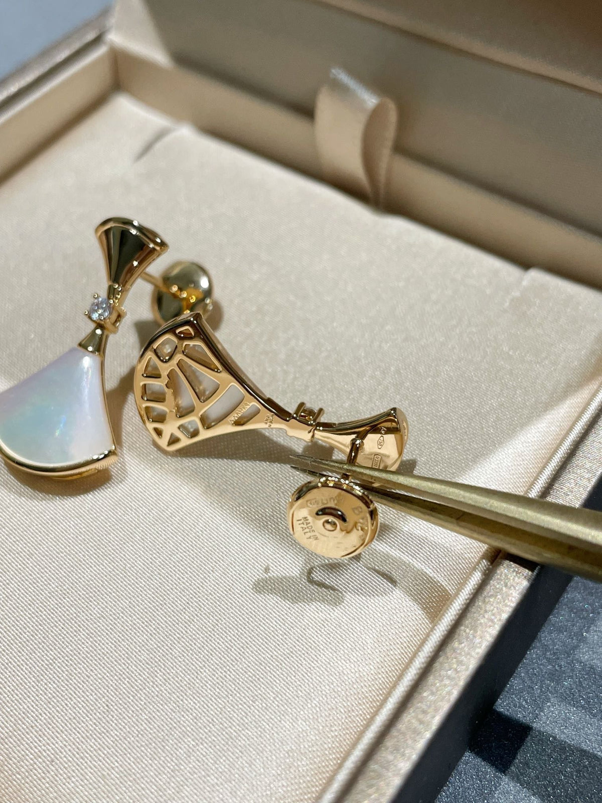 [⭐Clover Jewelry]DREAM MOP 1 DIAMOND EARRINGS