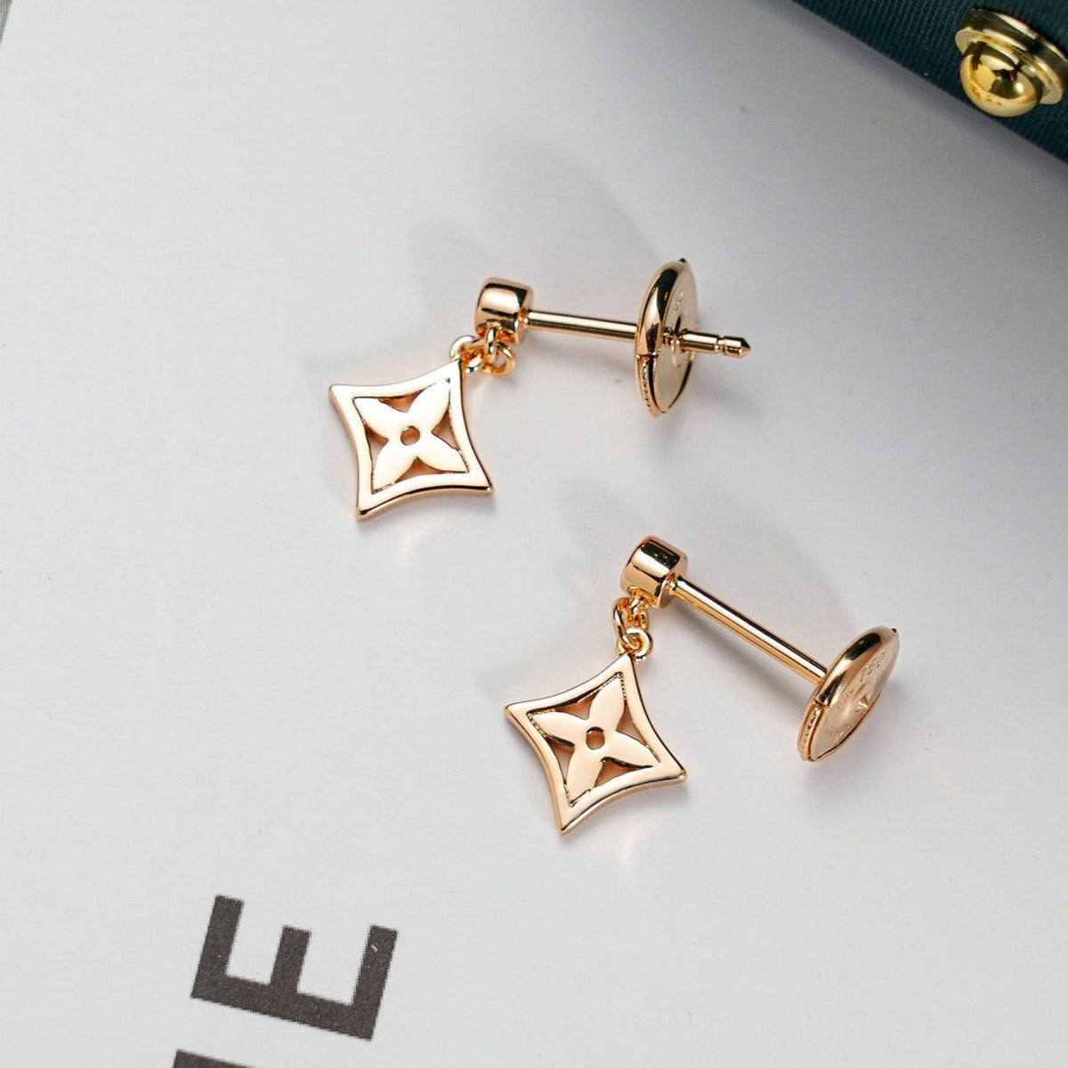 [⭐Clover Jewelry]STAR EARRINGS GOLD