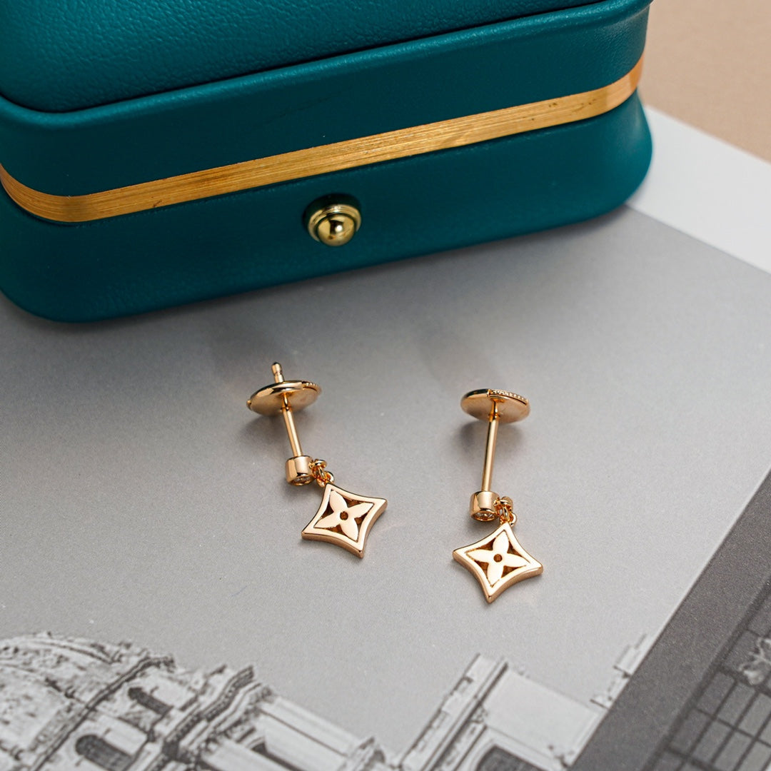 [⭐Clover Jewelry]STAR EARRINGS GOLD