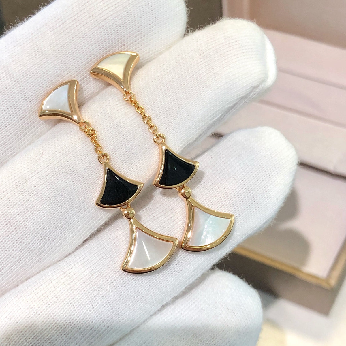 [⭐Clover Jewelry]DREAM EARRINGS 3 MOTIFS ONYX MOP PINK GOLD