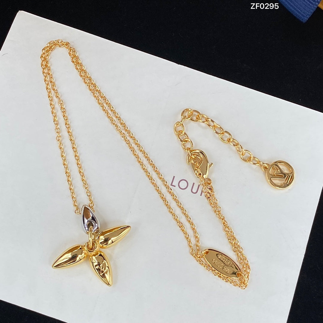 [⭐Clover Jewelry]LOUISETTE PEDANT GOLD NECKLACE