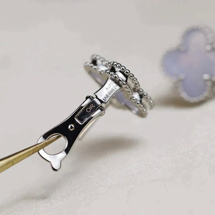 [⭐Clover Jewelry]CLOVER MEDIUM 1 MOTIFS  WHITE MOP EARRINGS SILVER