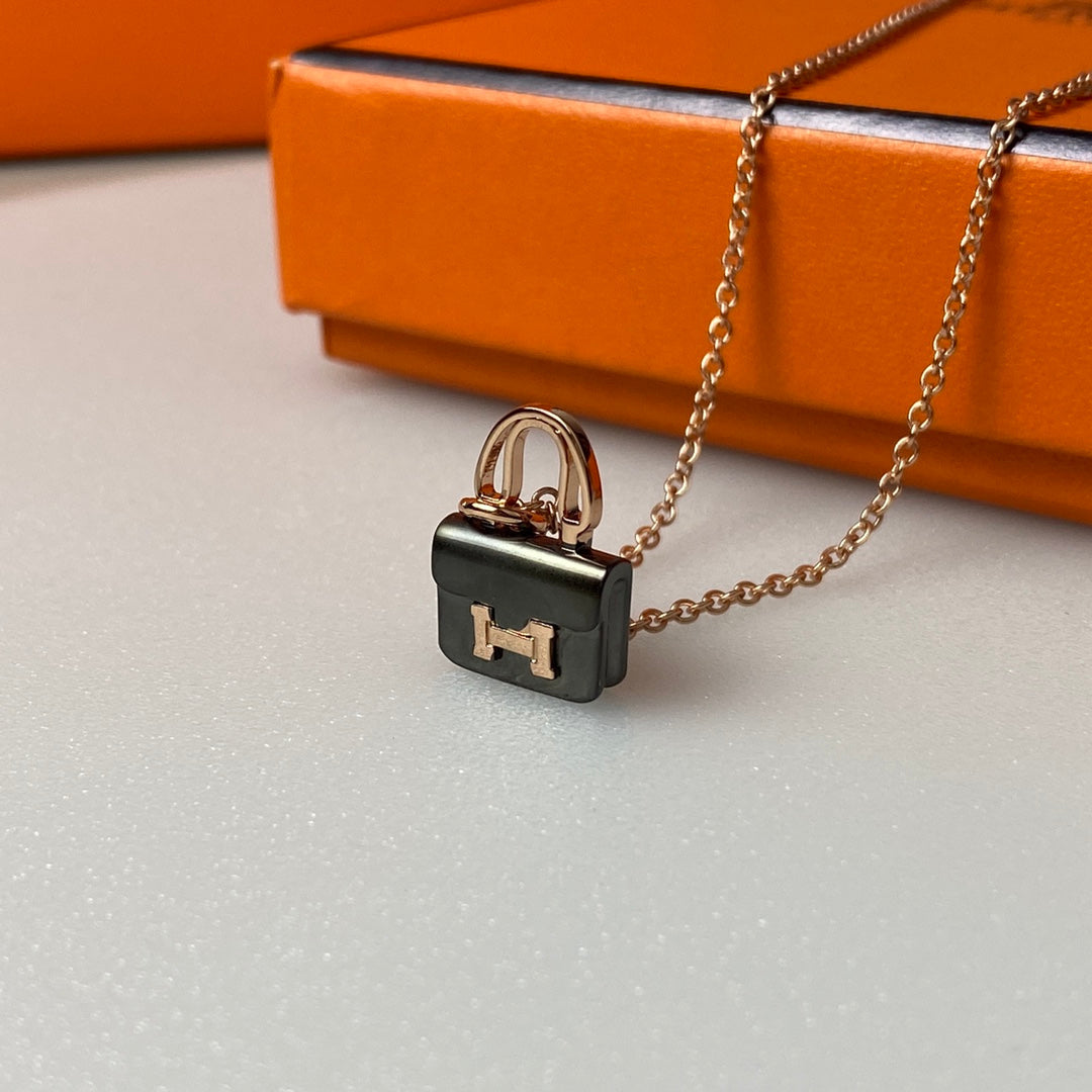 [⭐Clover Jewelry]CONSTANCE BLACK PEDANT PINK GOLD NECKLACE