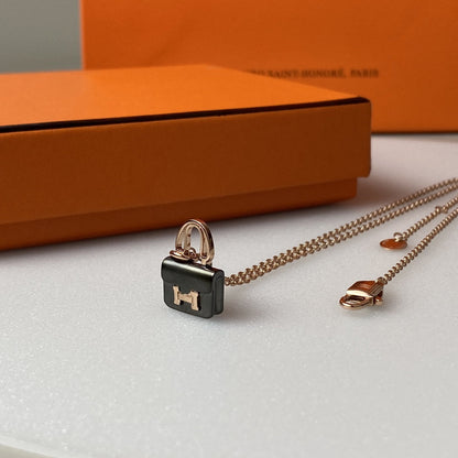 [⭐Clover Jewelry]CONSTANCE BLACK PEDANT PINK GOLD NECKLACE