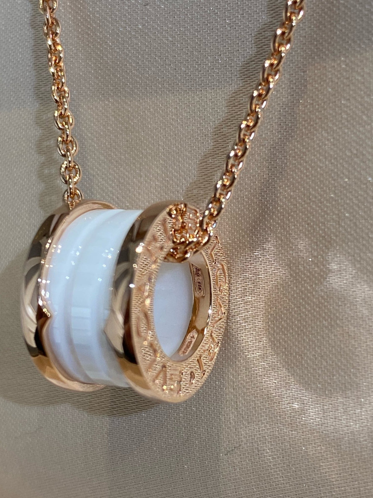 [⭐Clover Jewelry]ZERO 1 WHITE CERAMIC PINK GOLD NECKLACE