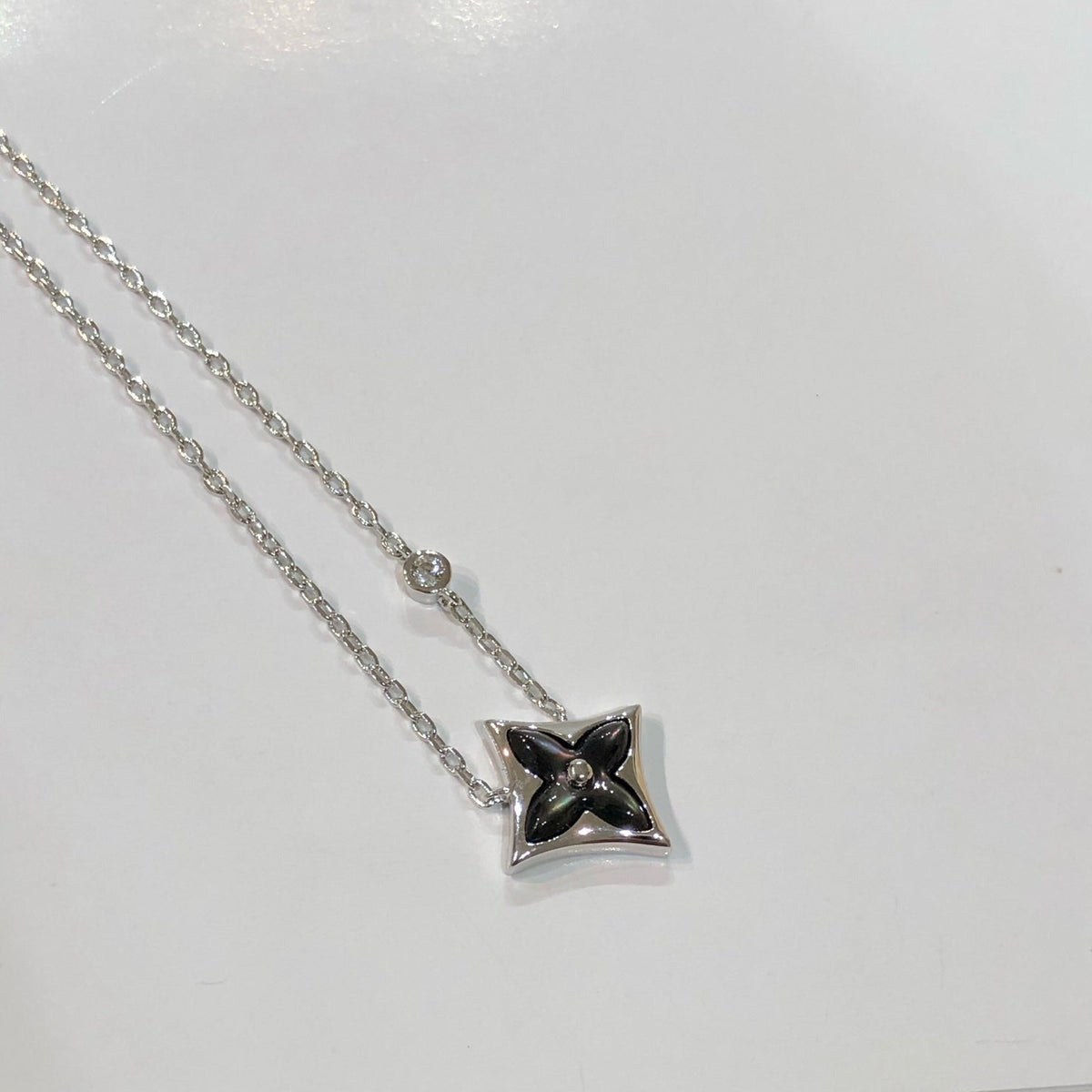 [⭐Clover Jewelry]STAR BLACK MOP NECKLACE