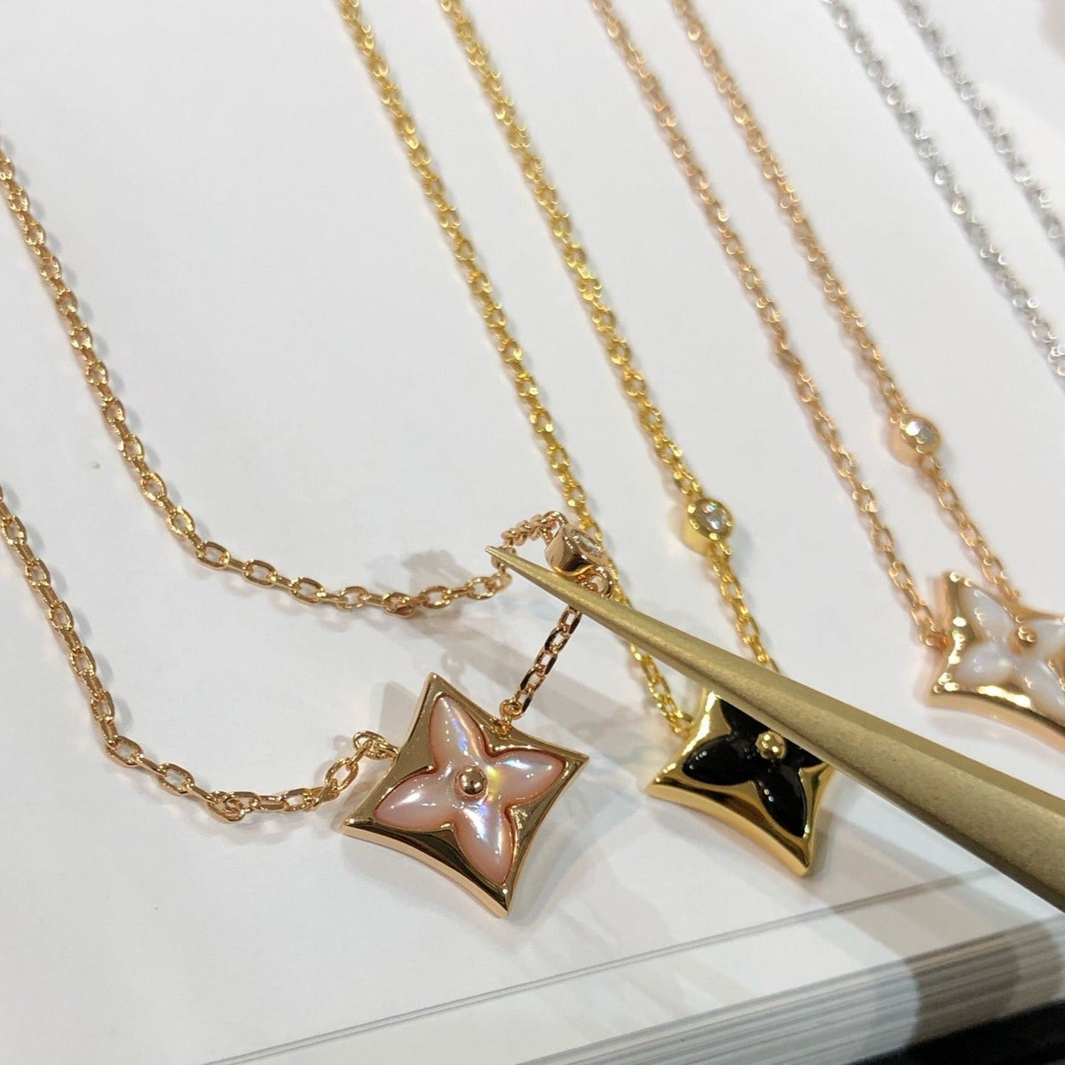 [⭐Clover Jewelry]STAR BLACK MOP NECKLACE