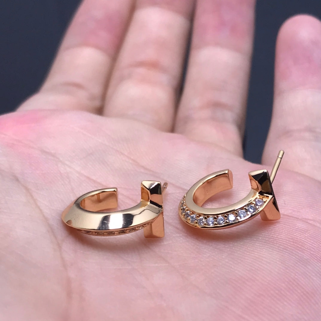 [Clover Jewelry]T HOOP DIAMOND EARRINGS