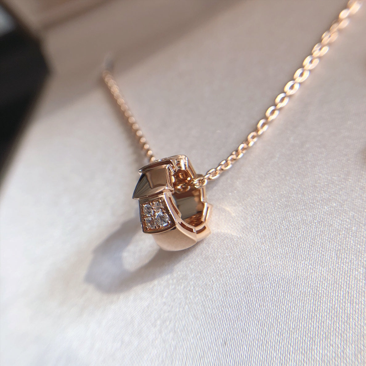 [⭐Clover Jewelry]SERPENTI PEDANT DIAMOND PINK GOLD NECKLACE