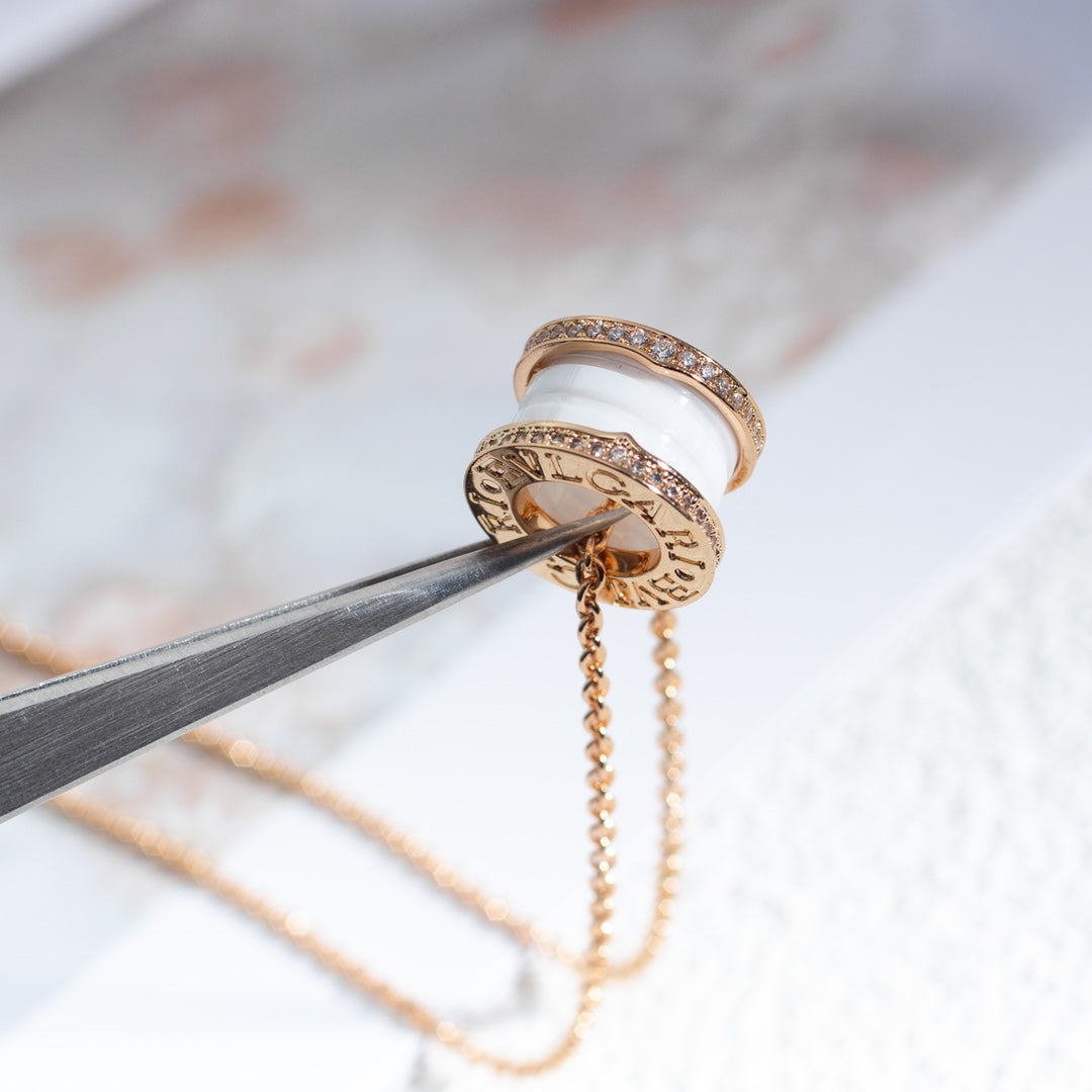 [⭐Clover Jewelry]ZERO 1 WHITE CERAMIC PINK GOLD DIAMOND NECKLACE