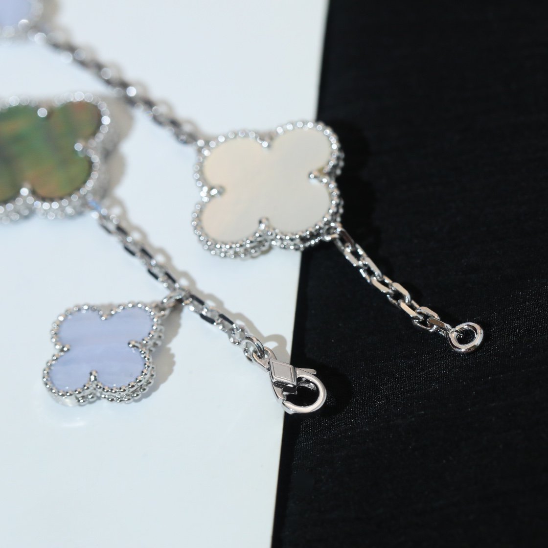 [⭐Clover Jewelry]CLOVER BRACELET 5 MOTIFS MOP CHALCEDONY SILVER