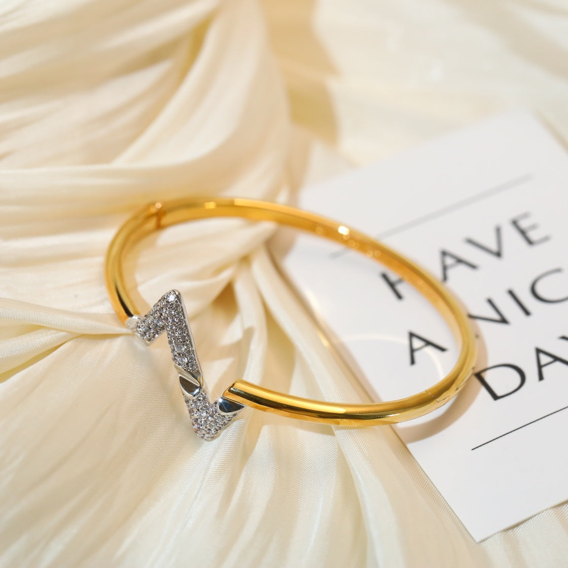 [⭐Clover Jewelry]VOLTE UPSITE DOWN GOLD DIAMOND BRACELET