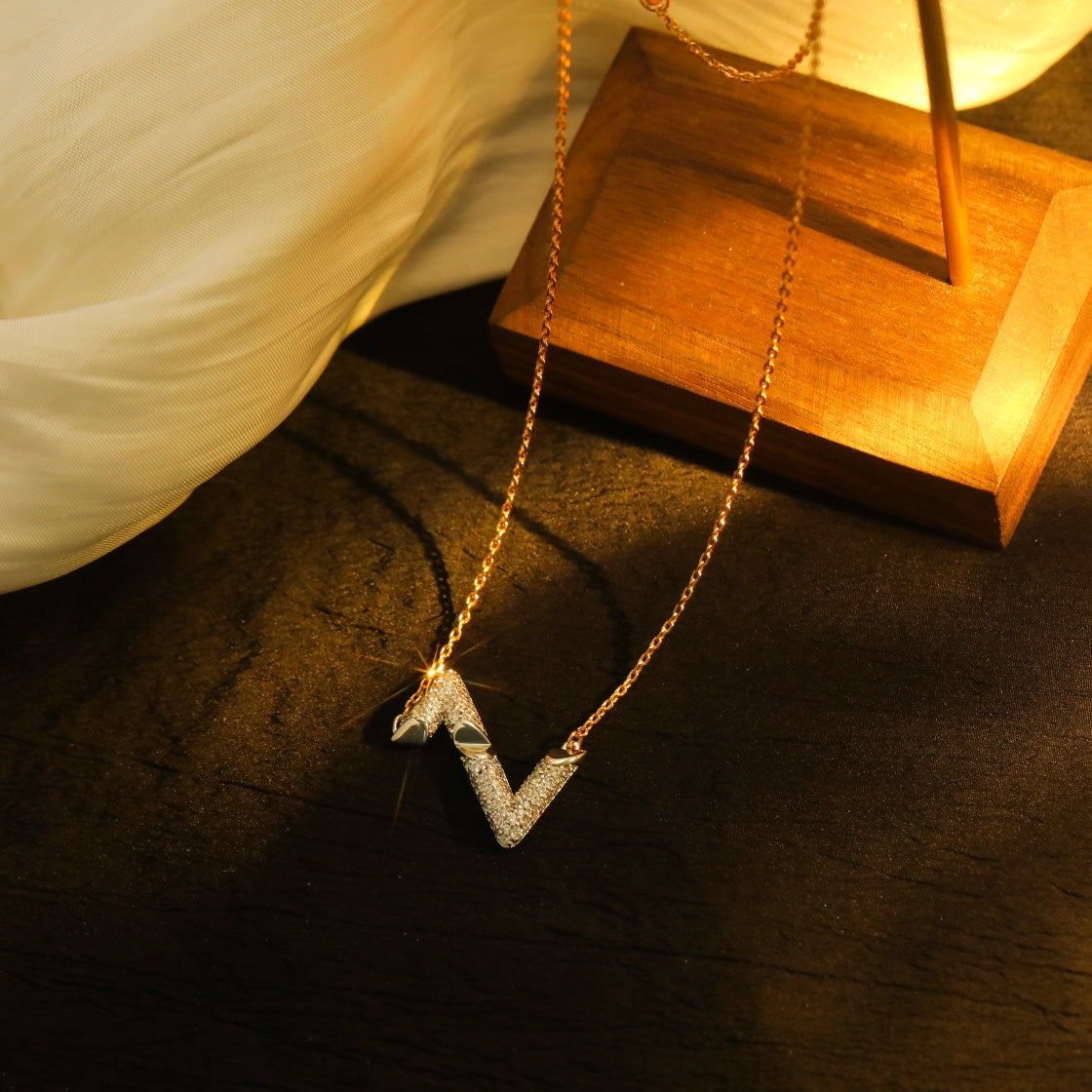 [⭐Clover Jewelry]VOLT SILVER DIAMOND PEDANT NECKLACE