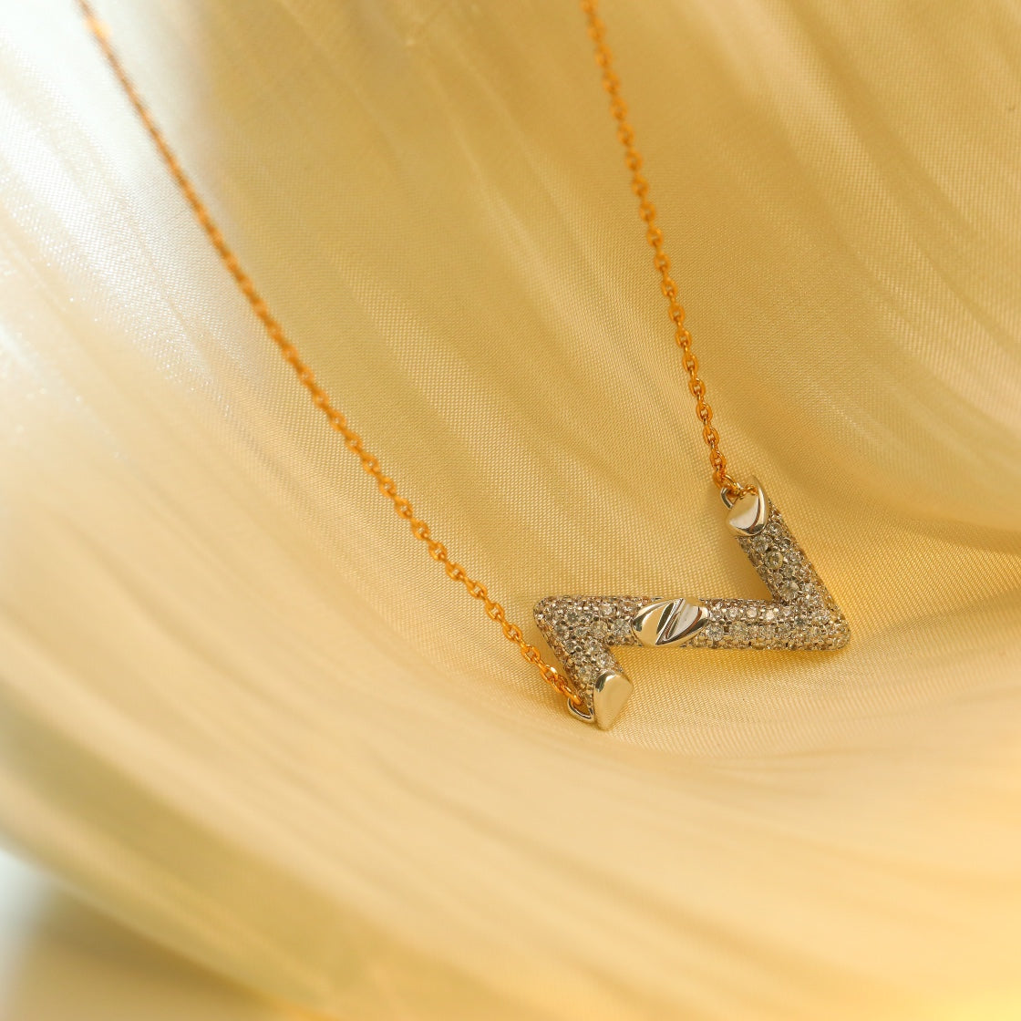 [⭐Clover Jewelry]VOLT SILVER DIAMOND PEDANT NECKLACE