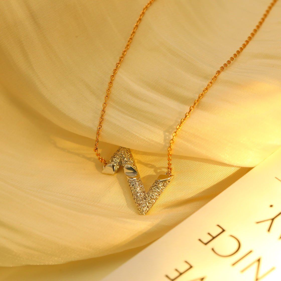 [⭐Clover Jewelry]VOLT SILVER DIAMOND PEDANT NECKLACE