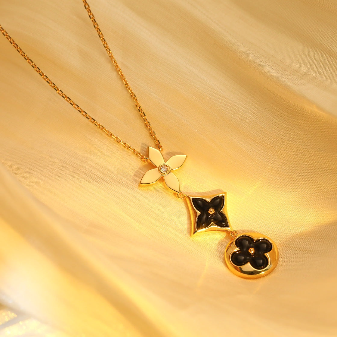 [⭐Clover Jewelry]STAR AND SUN ONYX PINK GOLD NECKLACE