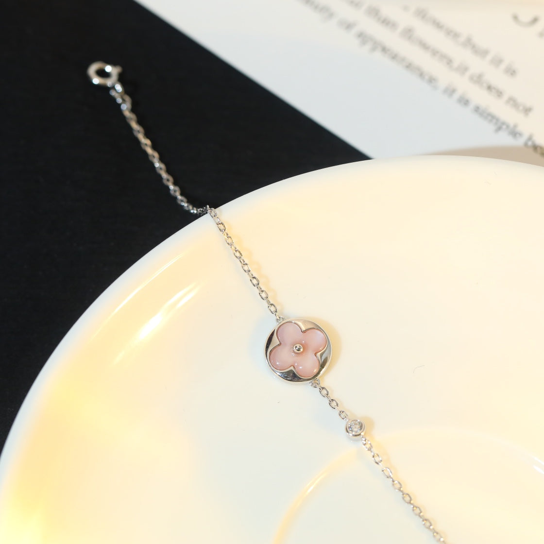 [⭐Clover Jewelry]SUN MOTIF PINK MOP SILVER BRACELET