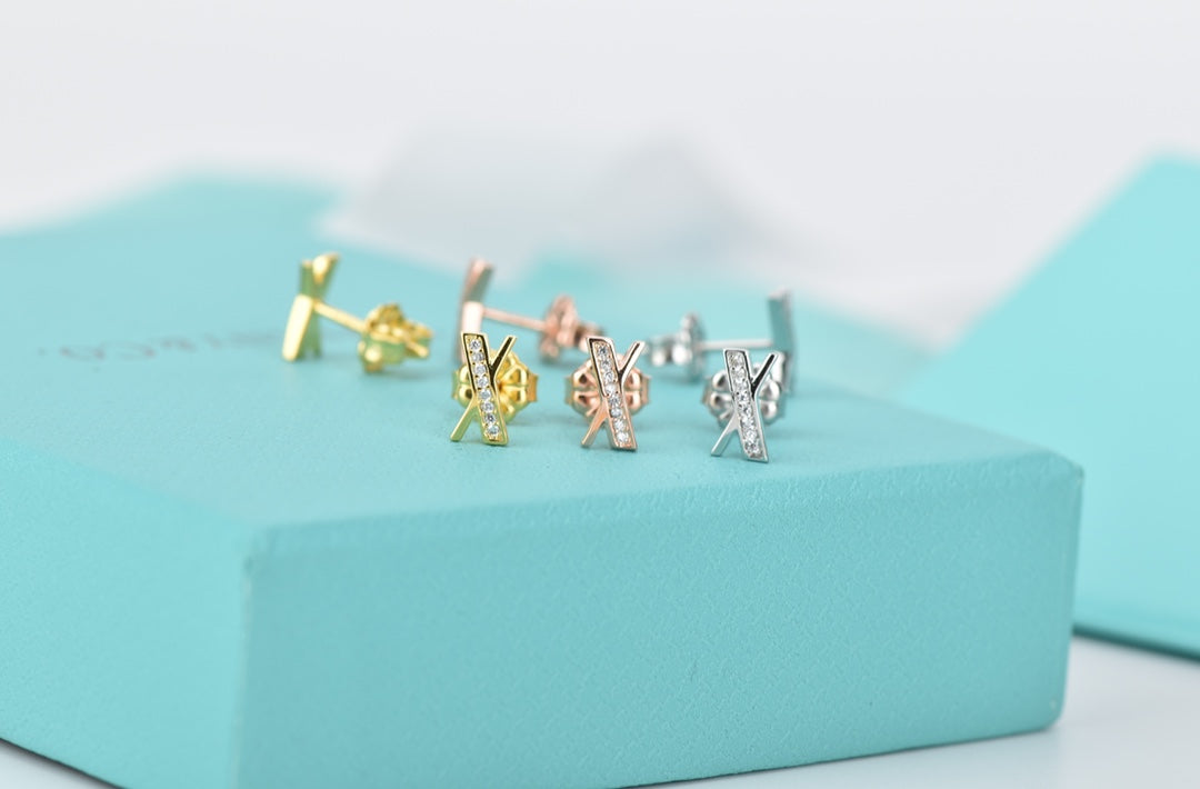 [Clover Jewelry]ATLAS DIAMOND STUD EARRINGS