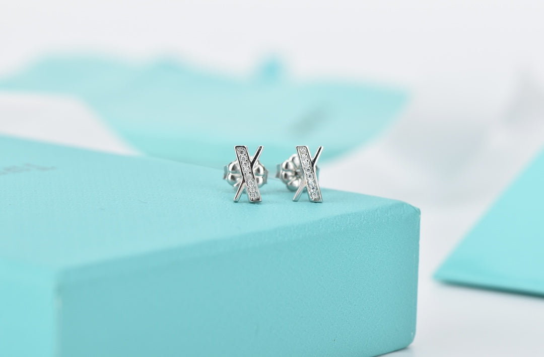 [Clover Jewelry]ATLAS DIAMOND STUD EARRINGS