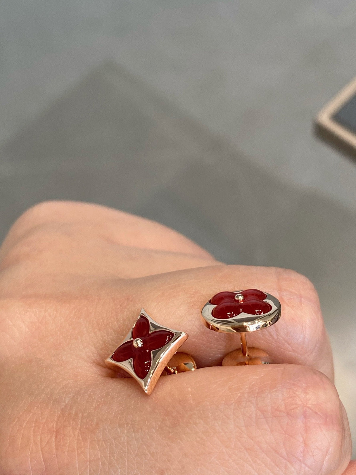 [⭐Clover Jewelry]STAR AND SUN PINK GOLD CARNELIAN STUD EARRINGS