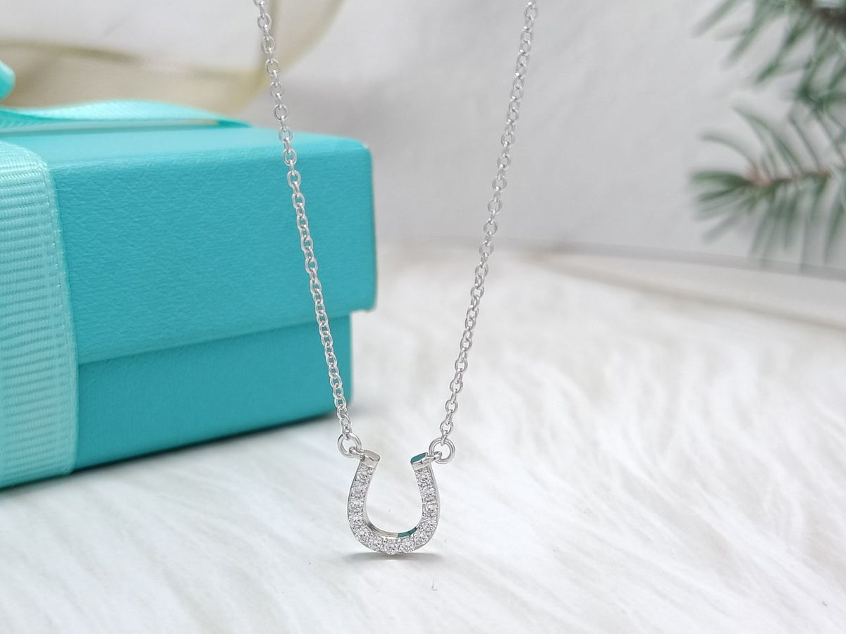 [Clover Jewelry]U PEDANT DIAMOND NECKLACE