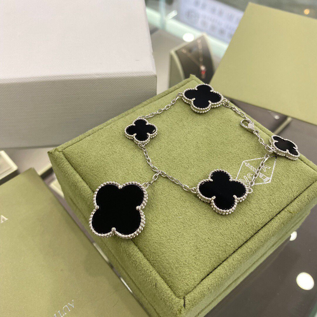 [⭐Clover Jewelry]CLOVER 5 MOTIFS SIVLER ONYX BRACELET