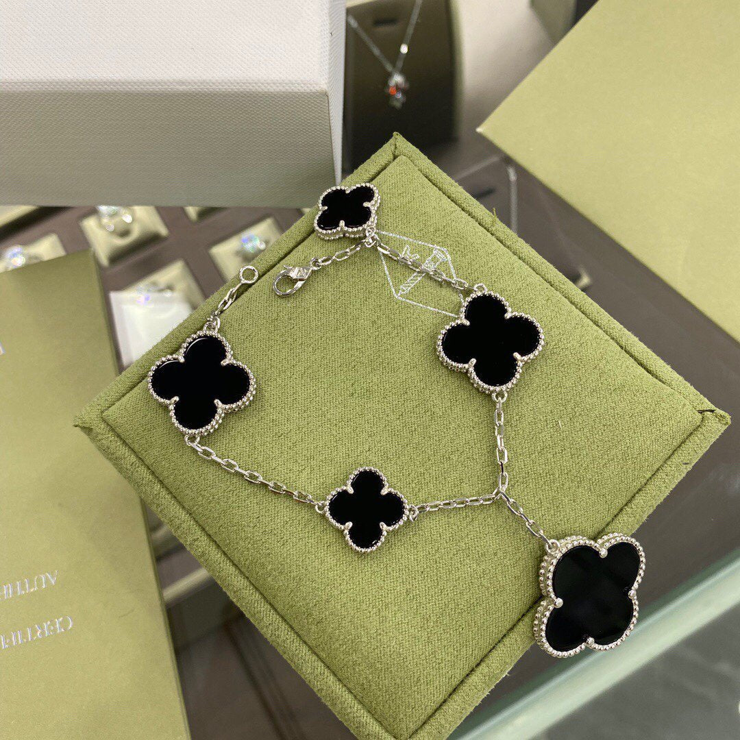 [⭐Clover Jewelry]CLOVER 5 MOTIFS SIVLER ONYX BRACELET